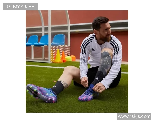 蝎斗足球鞋助力球星突破极限 彰显速度与力量完美融合